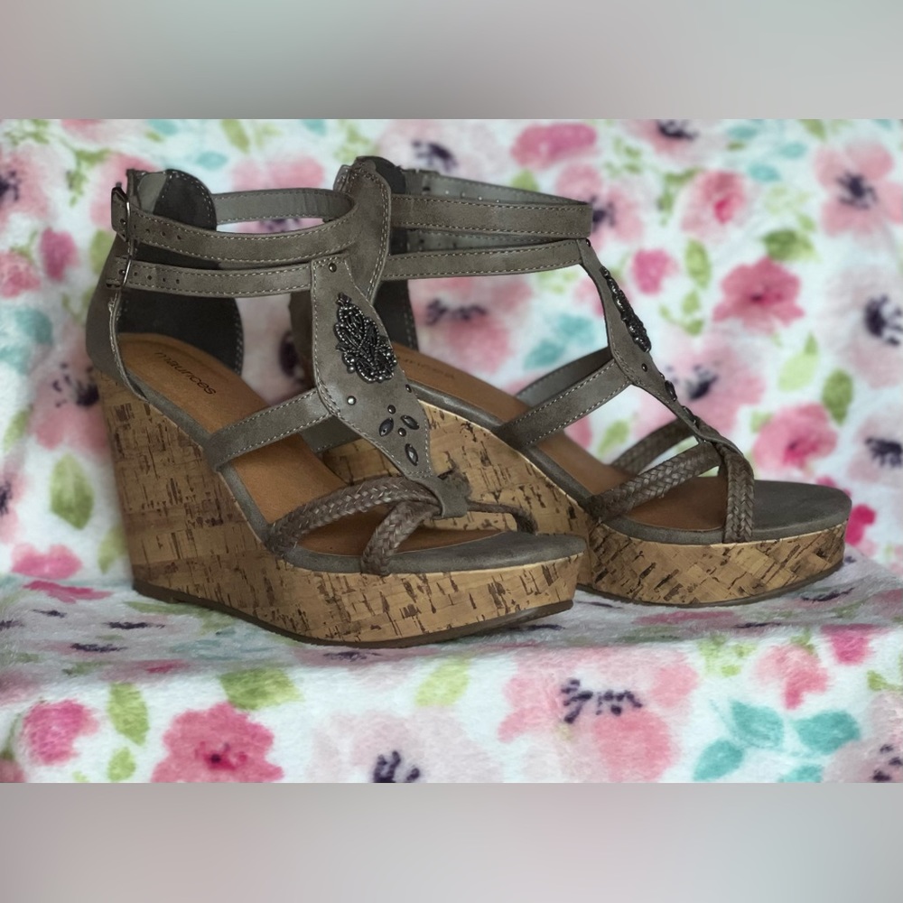 Maurice’s Embellished Wedge Size 10